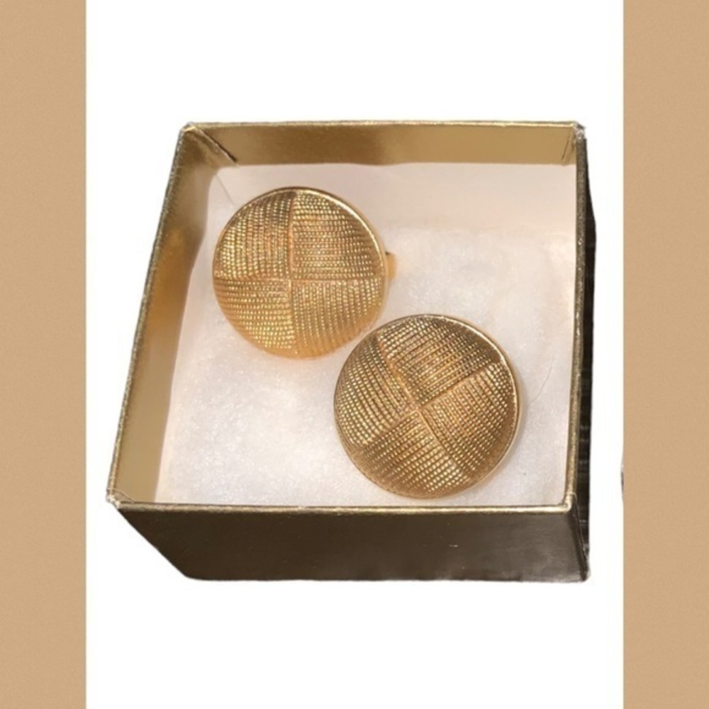 Avon Gold 1” Textured Round Clip-On Earrings In Box